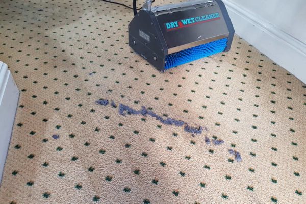 Carpet agitation with the soils removed Carpet agitation with the soils removed